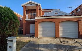 Rosie House-Spacious Comfortable Home